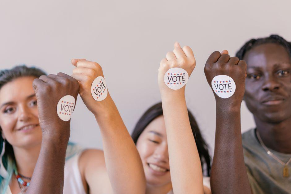 Navigating New Beginnings: Stories and Insights from Citizenship Investment Countries 2 Balancing Challenges and Opportunities in Diverse Citizenship Programs