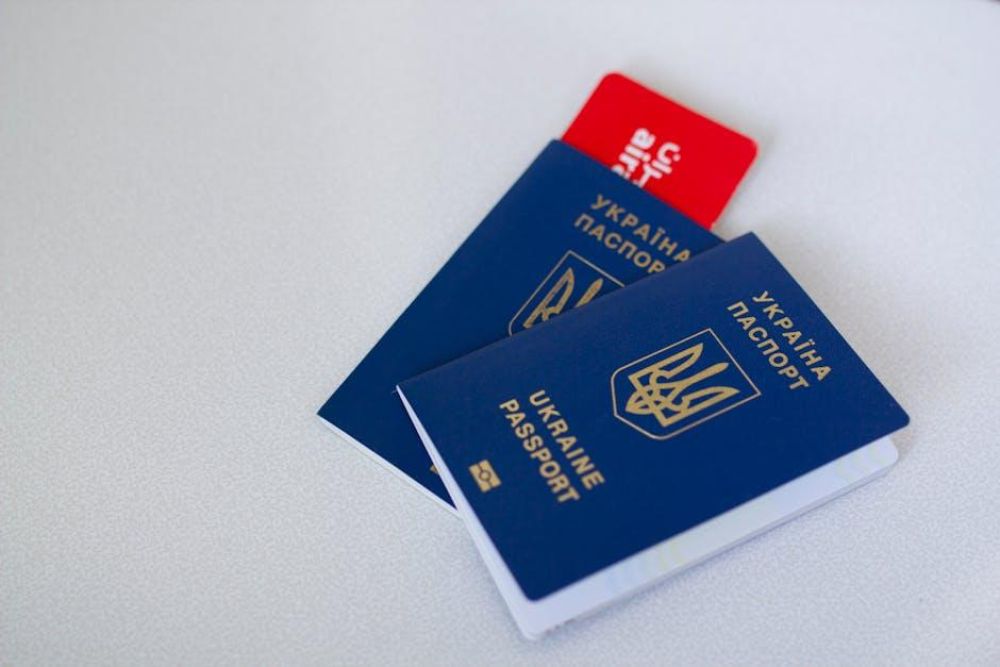 Between Borders: Navigating Identity, Belonging, and Choice in a World of Multiple Citizenship